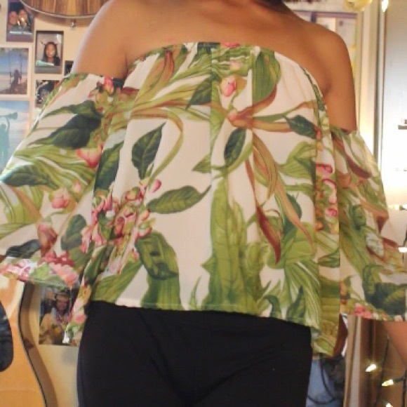 Floral Off The Shoulder Top - Picture 5 of 8